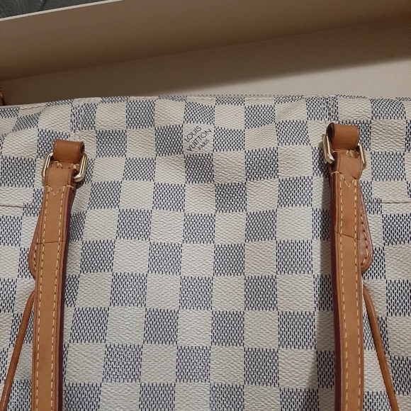 LV AZUR - Picture 14 of 16